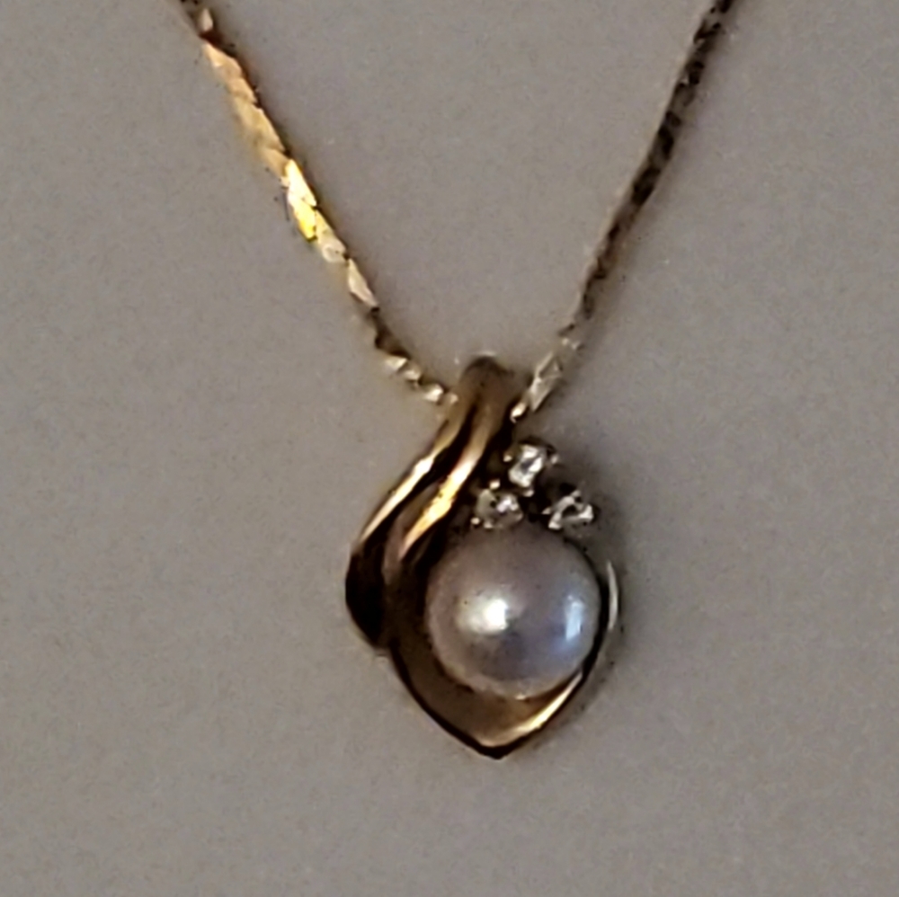 14k Gold Diamond and Pearl Pendant with Chain